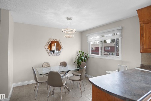 10648 158 Avenue, Edmonton, AB - Indoor Photo Showing Dining Room