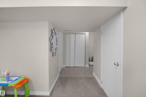 10648 158 Avenue, Edmonton, AB - Indoor Photo Showing Other Room