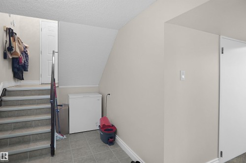 10648 158 Avenue, Edmonton, AB - Indoor Photo Showing Other Room