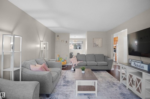 10648 158 Avenue, Edmonton, AB - Indoor Photo Showing Living Room