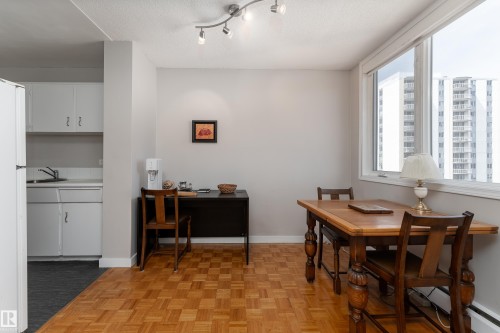 1006 9816 112 Street, Edmonton, AB - Indoor Photo Showing Dining Room