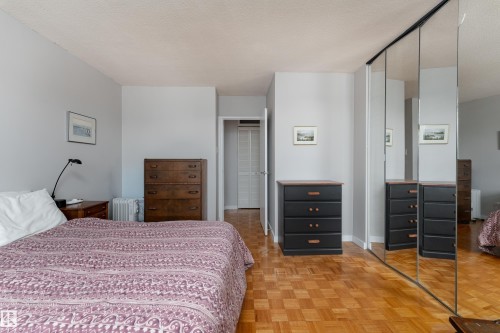 1006 9816 112 Street, Edmonton, AB - Indoor Photo Showing Bedroom