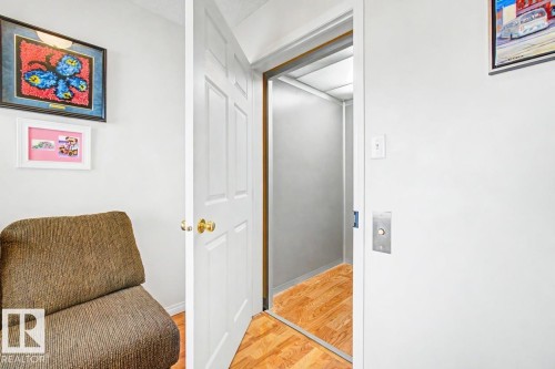 3203 23 Street, Edmonton, AB - Indoor