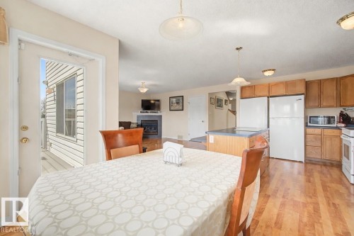 3203 23 Street, Edmonton, AB - Indoor