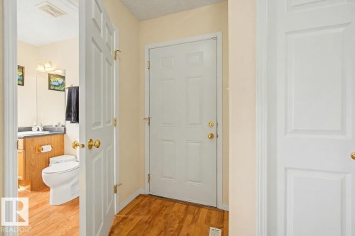 3203 23 Street, Edmonton, AB - Indoor