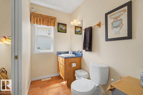 3203 23 Street, Edmonton, AB - Indoor Photo Showing Bathroom