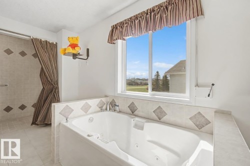 3203 23 Street, Edmonton, AB - Indoor Photo Showing Bathroom