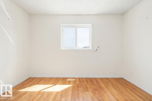 3203 23 Street, Edmonton, AB - Indoor Photo Showing Other Room