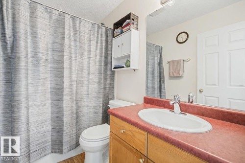 3203 23 Street, Edmonton, AB - Indoor Photo Showing Bathroom