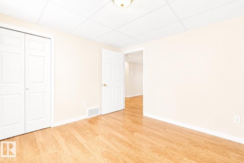 3203 23 Street, Edmonton, AB - Indoor