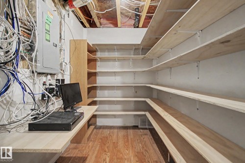 3203 23 Street, Edmonton, AB - Indoor