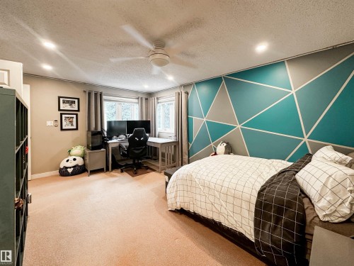 8 Whiteoaks Estates, St. Albert, AB - Indoor Photo Showing Bedroom