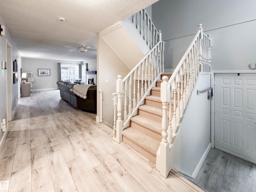 8 Whiteoaks Estates, St. Albert, AB - Indoor Photo Showing Other Room
