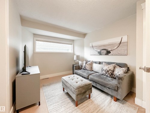 8 Whiteoaks Estates, St. Albert, AB - Indoor Photo Showing Other Room
