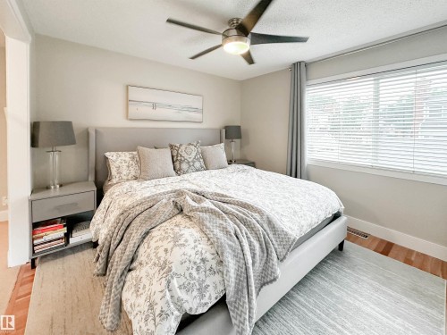 8 Whiteoaks Estates, St. Albert, AB - Indoor Photo Showing Bedroom