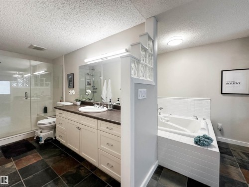 8 Whiteoaks Estates, St. Albert, AB - Indoor Photo Showing Bathroom