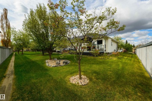 46 Longview Crescent, Spruce Grove, AB - Outdoor