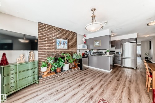 13911 23 Street, Edmonton, AB - Indoor Photo Showing Kitchen