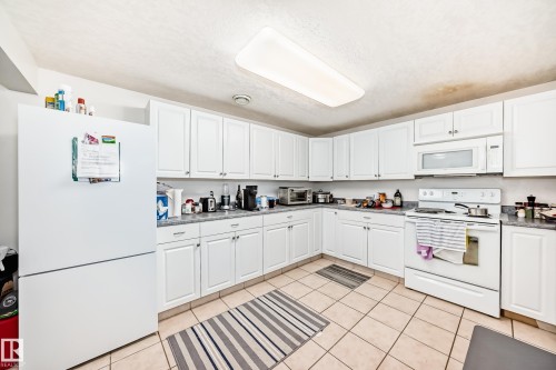 13911 23 Street, Edmonton, AB - Indoor Photo Showing Kitchen