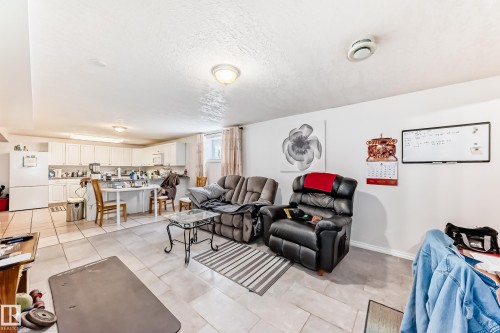13911 23 Street, Edmonton, AB - Indoor Photo Showing Living Room