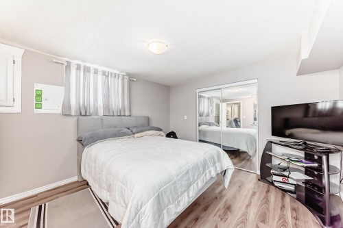 13911 23 Street, Edmonton, AB - Indoor Photo Showing Bedroom