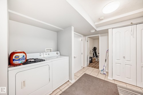 13911 23 Street, Edmonton, AB - Indoor Photo Showing Laundry Room