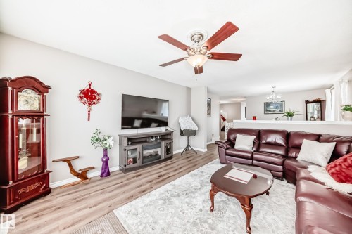 13911 23 Street, Edmonton, AB - Indoor Photo Showing Living Room