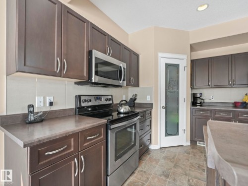 20759 58 Avenue, Edmonton, AB - Indoor Photo Showing Kitchen