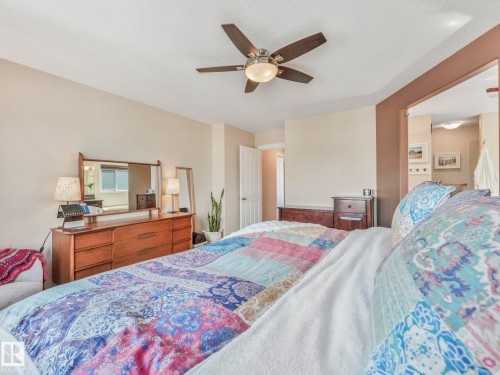 20759 58 Avenue, Edmonton, AB - Indoor Photo Showing Bedroom