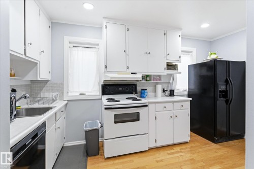 12215 59 Street, Edmonton, AB - Indoor Photo Showing Kitchen