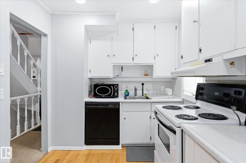 12215 59 Street, Edmonton, AB - Indoor Photo Showing Kitchen