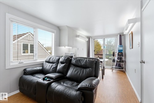 12215 59 Street, Edmonton, AB - Indoor Photo Showing Living Room
