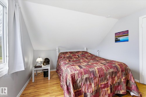 12215 59 Street, Edmonton, AB - Indoor Photo Showing Bedroom