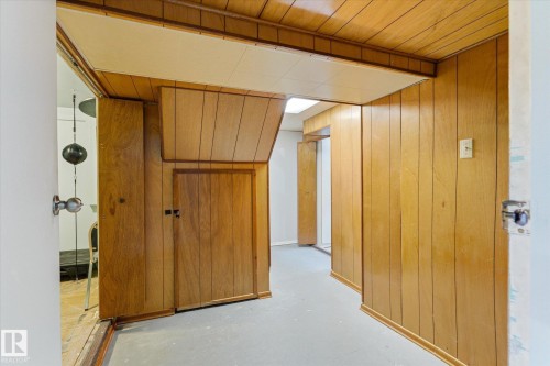 12215 59 Street, Edmonton, AB - Indoor