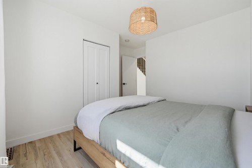 11210 105 Street, Edmonton, AB - Indoor Photo Showing Bedroom