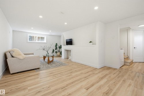 11210 105 Street, Edmonton, AB - Indoor
