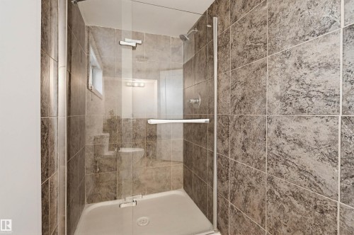 11210 105 Street, Edmonton, AB - Indoor Photo Showing Bathroom