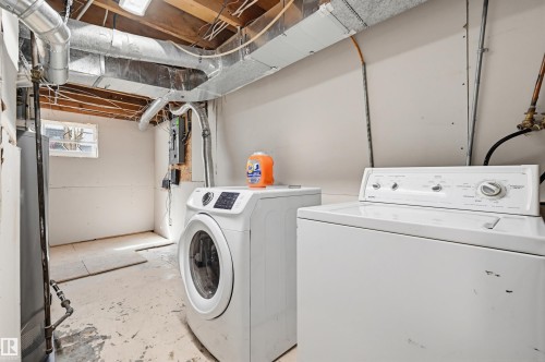 11210 105 Street, Edmonton, AB - Indoor Photo Showing Laundry Room