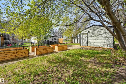 11210 105 Street, Edmonton, AB - Outdoor