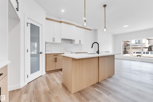 228 24 Street, Edmonton, AB - Indoor Photo Showing Kitchen