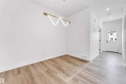 228 24 Street, Edmonton, AB - Indoor Photo Showing Other Room
