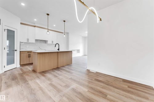 228 24 Street, Edmonton, AB - Indoor Photo Showing Kitchen
