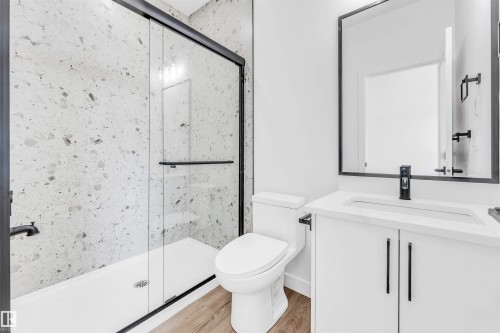 228 24 Street, Edmonton, AB - Indoor Photo Showing Bathroom