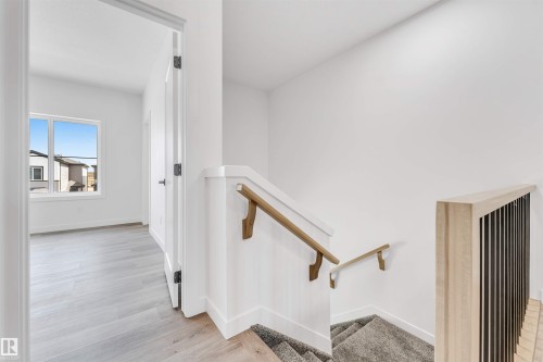 228 24 Street, Edmonton, AB - Indoor Photo Showing Other Room