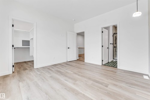 228 24 Street, Edmonton, AB - Indoor Photo Showing Other Room