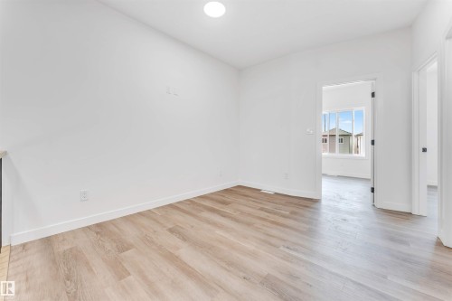 228 24 Street, Edmonton, AB - Indoor Photo Showing Other Room