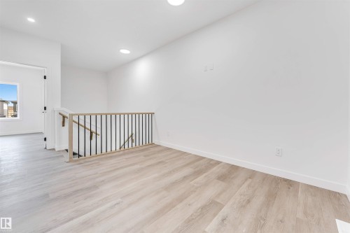 228 24 Street, Edmonton, AB - Indoor Photo Showing Other Room