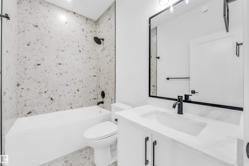 228 24 Street, Edmonton, AB - Indoor Photo Showing Bathroom