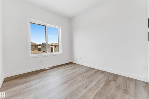 228 24 Street, Edmonton, AB - Indoor Photo Showing Other Room