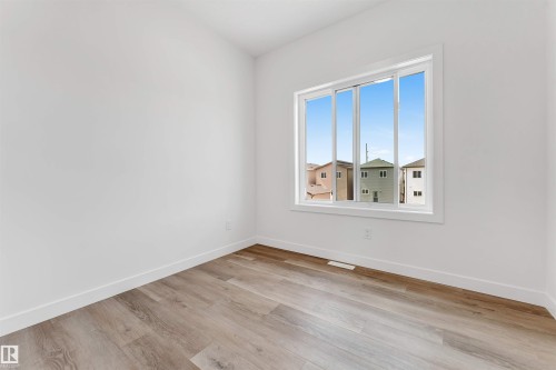228 24 Street, Edmonton, AB - Indoor Photo Showing Other Room